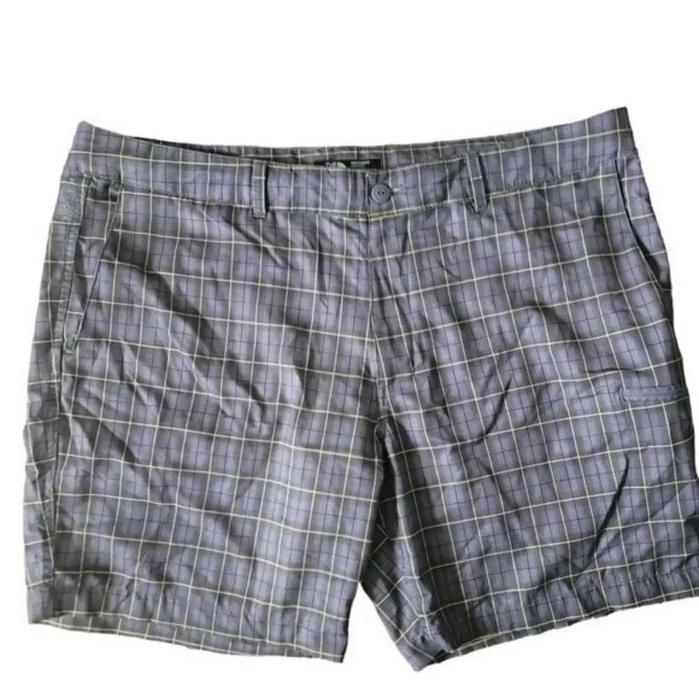 The North Face Mens 40 Gray Plaid Shorts FlashDry Quick Dry Hiking Cargo